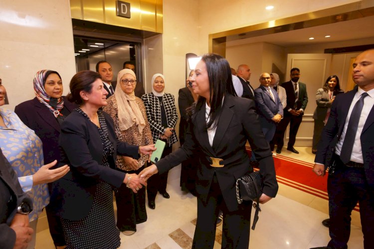 الدكتورة مايا مرسى تصل مقر وزارة التضامن فى العاصمة الإدارية