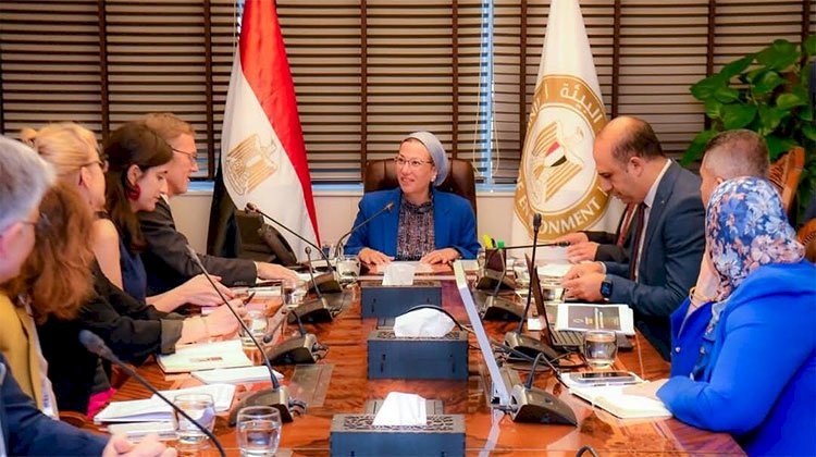 وزيرة البيئة تلتقي وفد جمعية أرباب رجال الأعمال الفرنسية "ميديف الدولية" MEDEF لتعزيز الاستثمارات