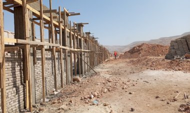 *خلال جولة ميدانية سراج يتفقد بدء العمل في إنشاء مجمع الصناعات الغذائية لتجفيف البصل والثوم 