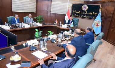 مجلس جامعة سوهاج الأهلية يعقد أولى جلساته ويعلن عن المصروفات الخاصة بكل كلية 