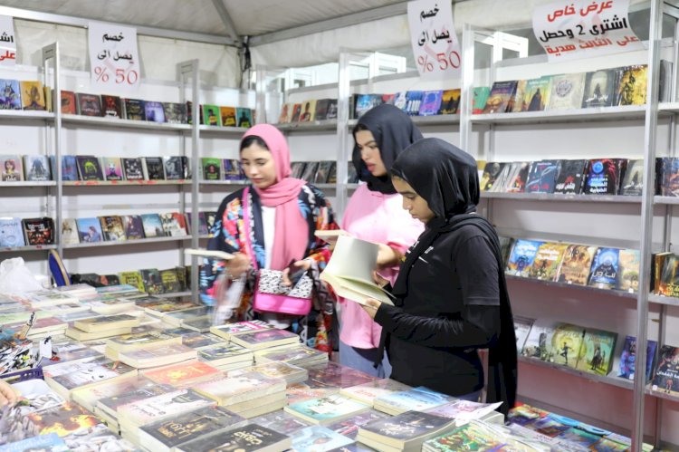 تحت رعاية وزير الثقافة.. إقبال جماهيري واسع على فعاليات معرض الفيوم للكتاب