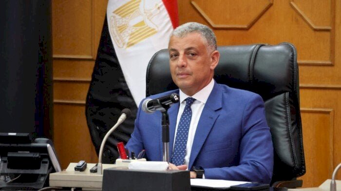 محافظ الإسماعيلية يهنئ أوائل الثانوية العامة والأزهرية على مستوى المحافظة