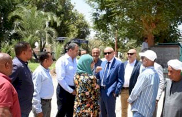 محافظ الأقصر يتفقد تطوير البنية التحتية ورفع الإشغالات بعدة مناطق