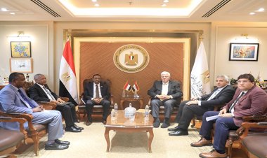 وزير التعليم العالي يلتقي نظيره السوداني لبحث سبل تعزيز التعاون المشترك