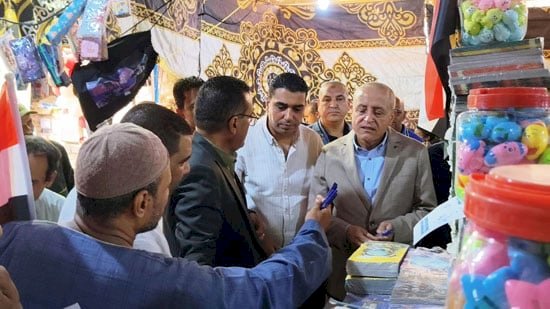 محافظ الأقصر يفتتح معرض أهلاً مدارس بمدينة إسنا بتخفيضات تصل 30%