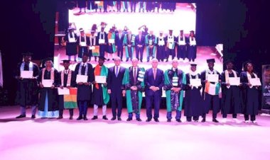 وزير التعليم العالي يشهد حفل تخرج الدفعة (19) من جامعة سنجور بالإسكندرية