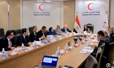 وزيرة التضامن تترأس اجتماع مجلس إدارة الهلال الأحمر المصري