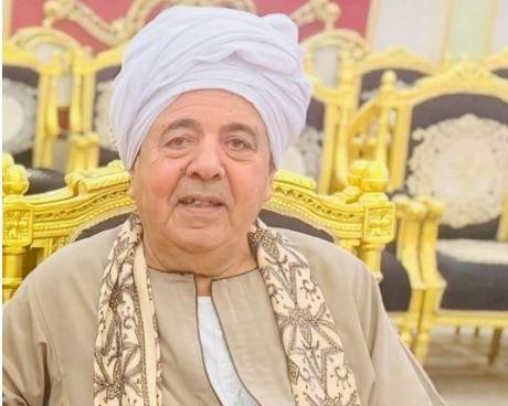 الحاج كمال عثمان مخلوف والنائب وسيم كمال عثمان ينعون وفاة العمدة محمود الديب 