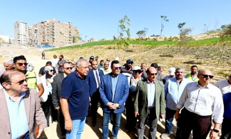 وزير الإسكان يتابع سير العمل بمشروع حدائق "تلال الفسطاط" بمنطقة مصر القديمة بالقاهرة