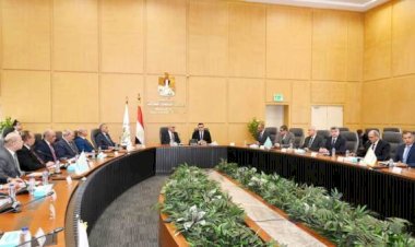 وزير الإسكان ورئيس الهيئة العربية للتصنيع يتابعان موقف تنفيذ مشروعات المبادرة الرئاسية "حياة كريمة"