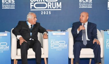 وزير الصناعة والنقل يستعرض جهود الدولة في مجالي الصناعة والنقل خلال العامين الماضيين