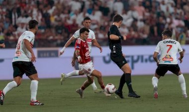الأهلي يهزم الزمالك بثنائية ويتوج بكأس السوبر المصري