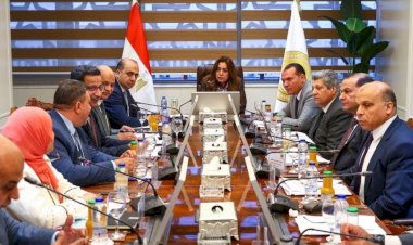 وزيرة التنمية تعقد اجتماعاً لمتابعة جهود التنسيق مع وزارة المالية لتنمية الموارد الذاتية لمختلف المحافظات