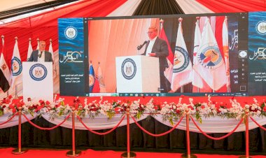 وزير البترول والثروة المعدنية يُشارك العاملين احتفالهم باليوبيل الذهبي لعيد البترول