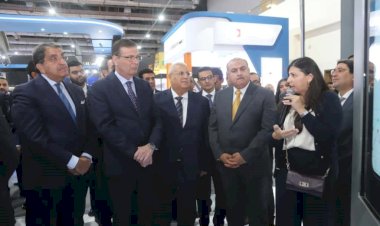 وزير الزراعة يتفقد جناح "إي فاينانس" بمعرض القاهرة الدولي للتكنولوجيا" ويثمن جهود التحول الرقمي