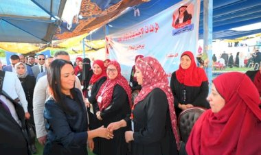 وزيرة التضامن الاجتماعي تلتقي الرائدات الاجتماعيات بمحافظة الوادي الجديد