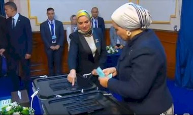 انتصار السيسي تدلي بصوتها في الانتخابات البرلمانية بالمرحلة الثانية لمجلس النواب 2025