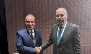 وزير الخارجية يلتقي نظيره الأردني في برشلونة
