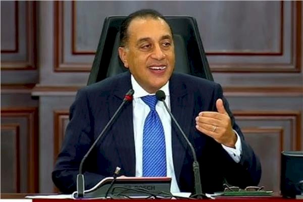 رئيس الوزراء يغادر إلى قطر للمشاركة في "القمة العالمية الثانية للتنمية الاجتماعية"