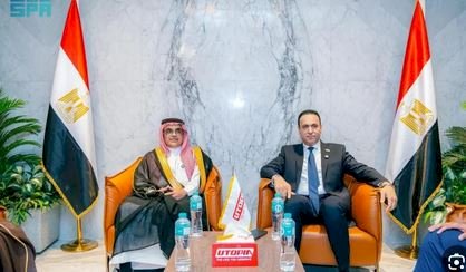 نائب وزير الصناعة والثروة المعدنية لشؤون الصناعة يبحث تعزيز التكامل الصناعي مع مصر