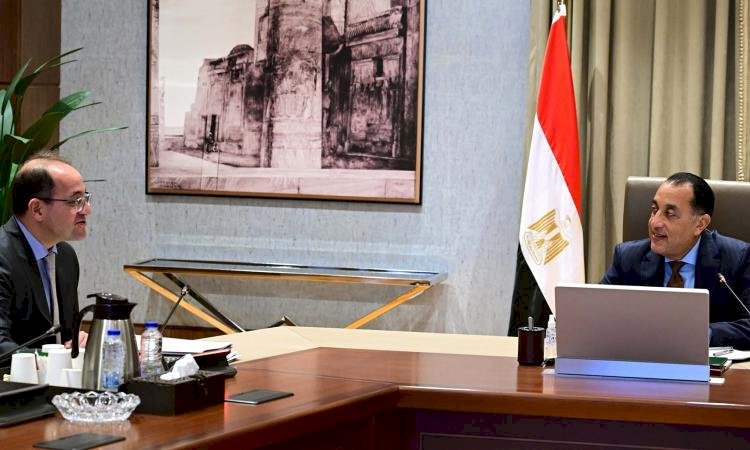 رئيس الوزراء يتابع مع وزير المالية عددا من ملفات عمل الوزارة
