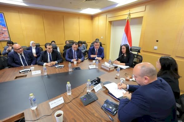وزيرة التضامن تلتقي فريق عمل صندوق دعم مشروعات الجمعيات والمؤسسات الأهلية