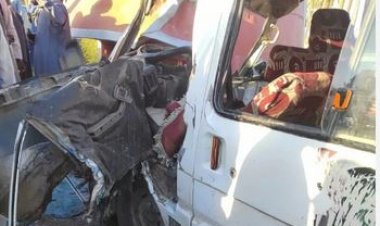 مصرع شخض وإصابة 11 آخرين فى حادث تصادم سيارتين بالطريق الزراعي بالمنيا