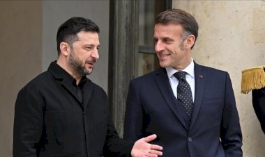 ماكرون يعلن إجراء محادثة مع زيلينسكى