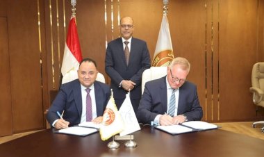 وزير العمل يشهد تجديد اتفاقية عمل جماعية تحفظ حقوق 2075 عاملاً بشركة قناة السويس للحاويات