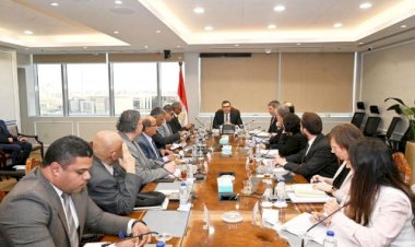 وزير الإسكان يستقبل وفد من بنك الاستثمار الأوروبي EIB لبحث تعزيز فرص التعاون المشترك وموقف المشروعات الجارية