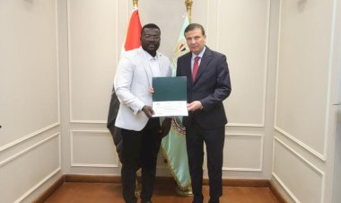 وزير الزراعة يُسلّم شهادات التخرج لمتدربين من 10 دول أفريقية