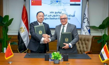 رئيس اقتصادية قناة السويس يوقع عقد مشروع شركة "Ningbo Dashun Fur" الصينية لمنسوجات المايكروفايبر