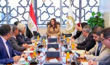 وزيرة التنمية المحلية تبحث فرص الاستثمار المستدام داخل المحميات الطبيعية مع أحد المستثمرين