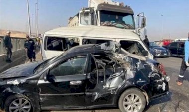 إصابة 11 شخصا إثر حادث تصادم سيارتين بالطريق الصحراوى الشرقى