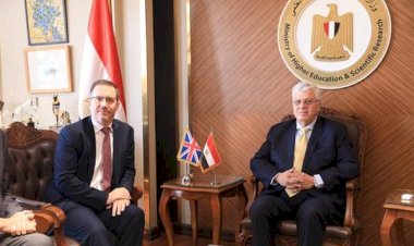 وزير التعليم العالي يلتقي سفير المملكة المتحدة بالقاهرة لبحث التوسع في الفروع الدولية