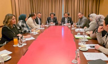 وزير الصحة يلتقي الأطباء وأطقم التمريض المصريين العاملين في ليبيا