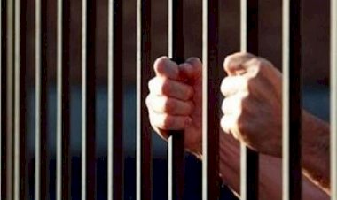 المشدد 15 سنة لسائق وحلاق وعاملين قتلوا شاب بدفعه أمام القطار بقليوب