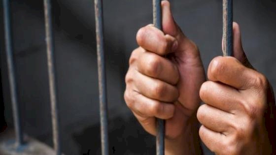 تأجيل استئناف عاطل على حكم سجنه 3 سنوات بتهمة سرقة طالب بالإكراه