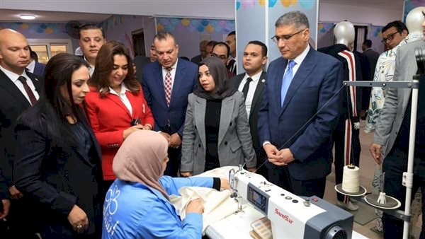 وزيرتا التضامن والتنمية ومحافظ الجيزة يفتتحون المجمع الخدمي بمساكن روضة السودان