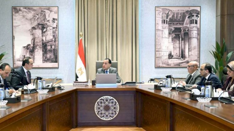 رئيس الوزراء يُتابع مع رئيس هيئة الرعاية الصحية استعدادات المرحلة الثانية للتأمين الصحي الشامل