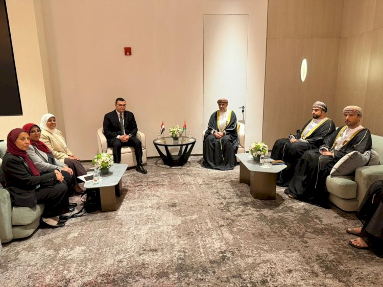 وزير الإسكان يبحث مع نظيره العماني سبل وآليات تعزيز التعاون في إنشاء وتنمية المدن الجديدة