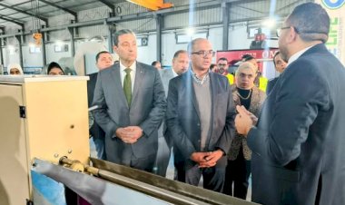 نائب وزير الإسكان يتفقد مصنعاً للمنتجات المرتبطة بأنظمة تحلية مياه البحر بمحافظة دمياط