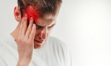 هل الصداع النصفي خطير؟ حسام موافي يجيب