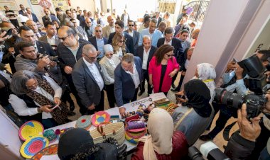 محافظ البنك المركزي ووزير الزراعة يتفقدان عدد من القرى المستفيدة من مشروع دعم صغار المزارعين بمحافظة أسوان