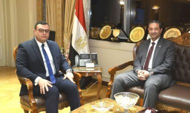 وزير الإسكان يستقبل محافظ دمياط لبحث ملفات العمل المشترك وتعزيز أوجه التعاون
