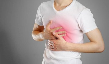 كيف تتعامل مع الحموضة وارتجاع المريء أثناء علاج السرطان؟.. نصائح حسام يجيب