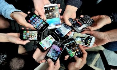 رئيس مصلحة الجمارك يحسم الجدل حول العدول عن قرار جمارك المحمول