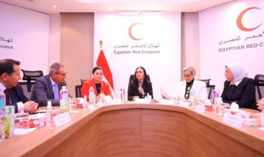 وزيرة التضامن تشهد توقيع الهلال الأحمر المصري ستة بروتوكولات لتعزيز الشراكة المؤسسية