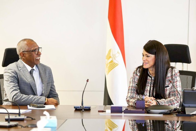 وزيرة التخطيط والتنمية الاقتصادية والتعاون الدولي تُكرم المدير القُطري لـ«إيفاد» وتؤكد عمق الشراكة لتعزيز التنمية الزراعية والريفية