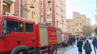 إصابة 6 أشخاص باختناق في حريق سيارة داخل مصنع أسطوانات بوتاجاز بسوهاج